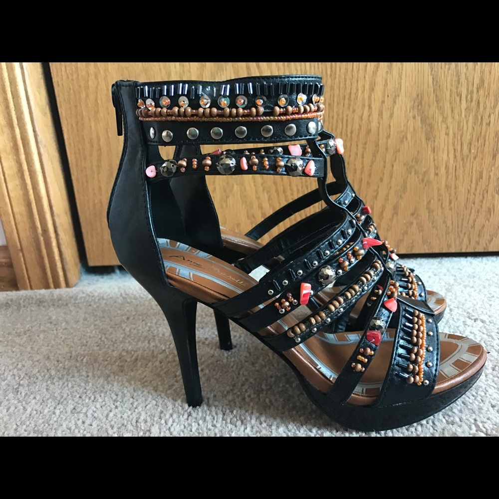 *New* Anne Michelle Heels size 7